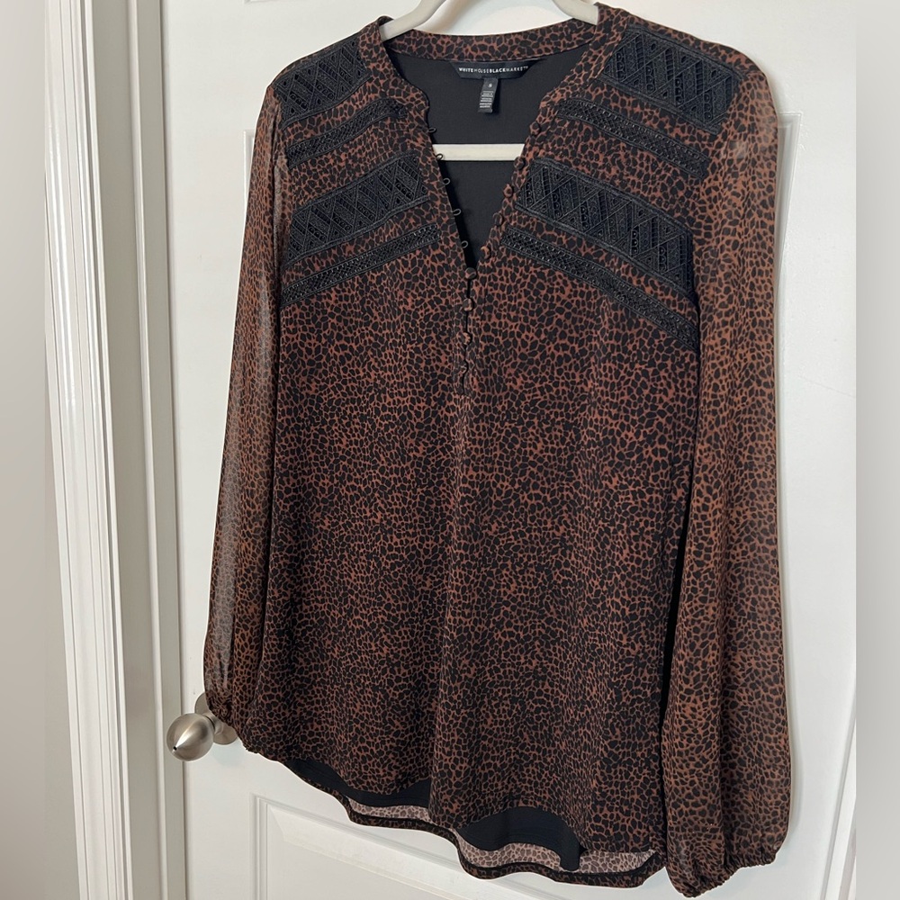 Brown/black printed blouse with sheer sleeves